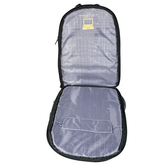 Targus Revolution Checkpoint-Friendly Backpack Safe Port 15.6 inch Used - Picture 6 of 13